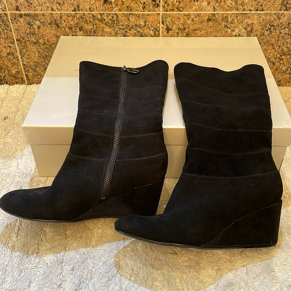 Taryn Rose boots size 6.5 women slight platform, gently used. Black suede
